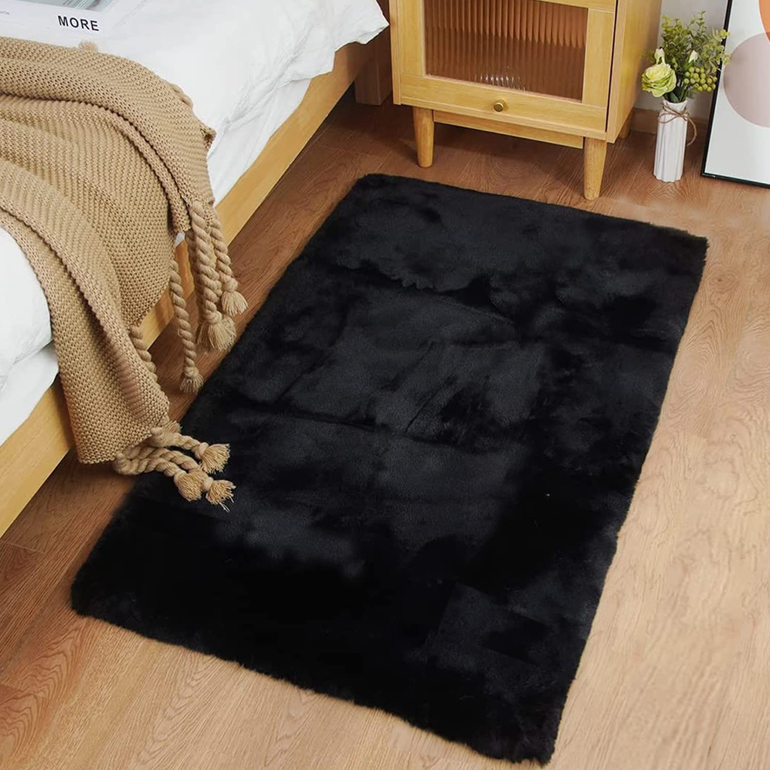 Ultra Soft Faux Rabbit Fur Rug, Machine Washable Area Rugs for Bedroom Fluffy…
