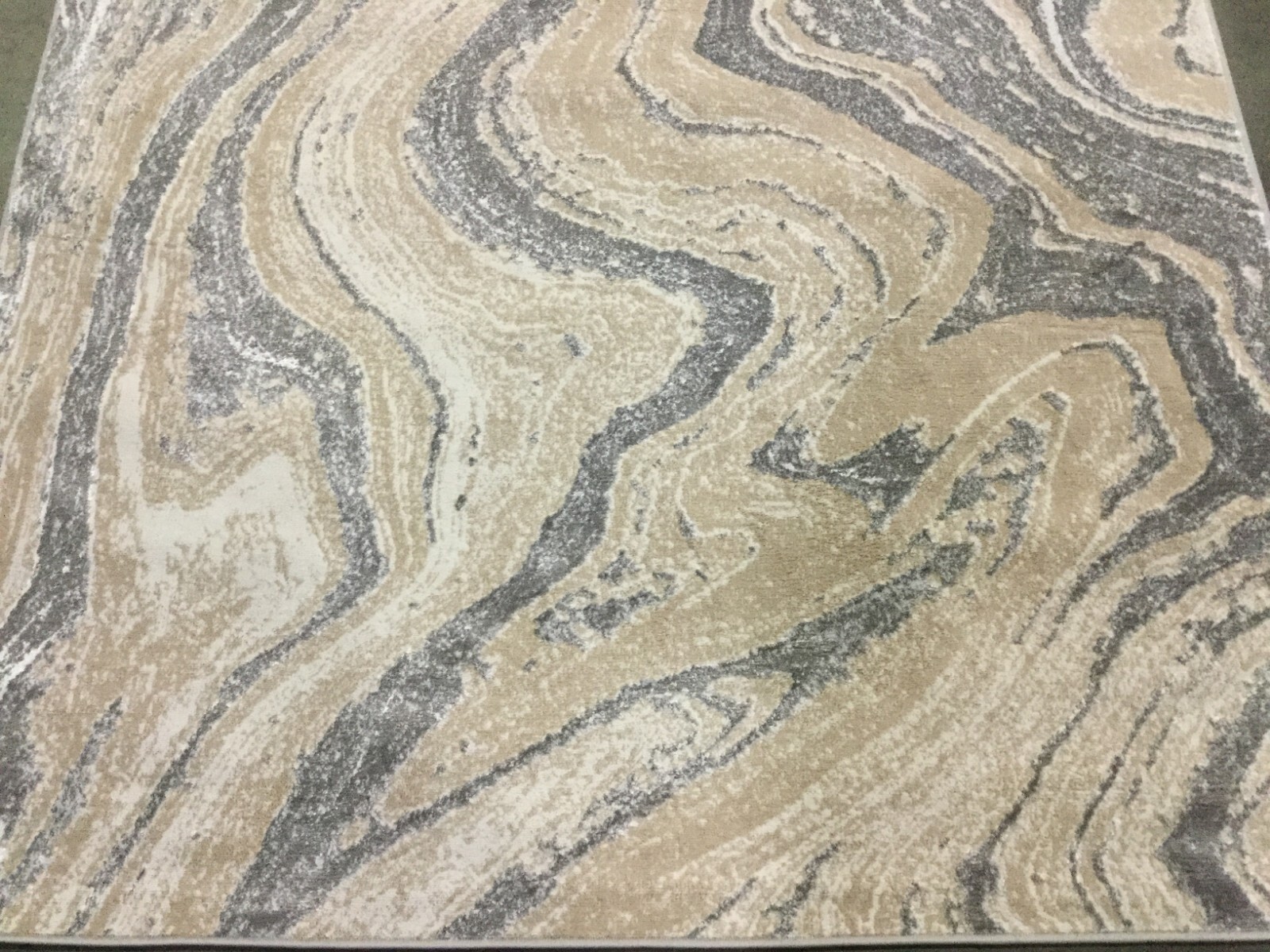 BEIGE / GREY 5′-5″ X 7′-7″ Back Stain Rug, Reduced Price 1172660025 ALA211B-5