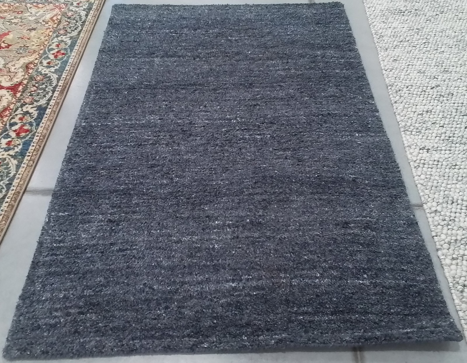BLACK / GREY 4′-0″ x 6′-0″ Flaw in Rug, Reduced Price 1172798147 HIM413Z-4