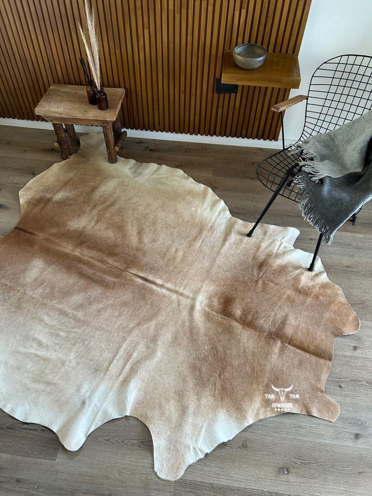 Cowhide Rug Butter Blonde | 7×6 ft Natural Leather