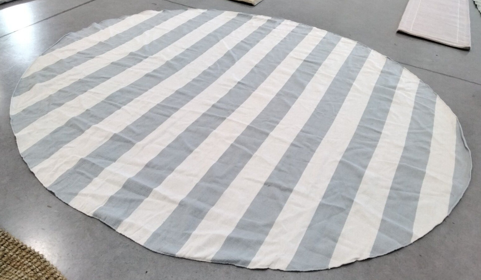 SKY BLUE/ IVORY 10′ X 10′ Round Flaw in Rug Reduced price 1172751990 MTK712K-10R
