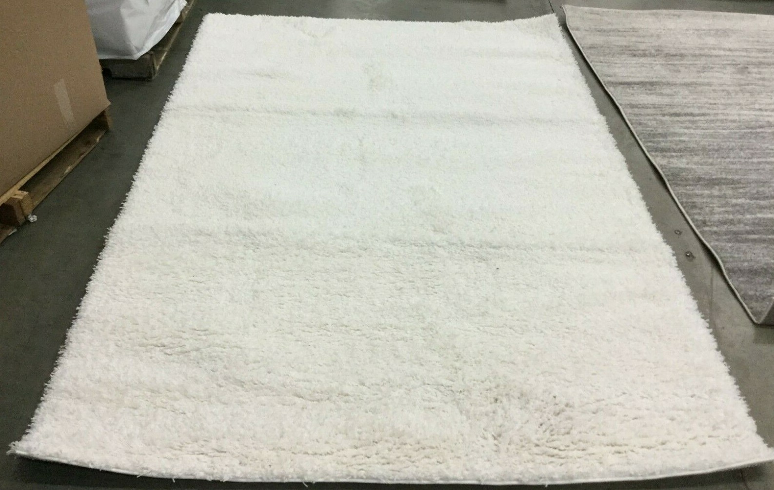 WHITE 5′-3″ X 7′-6″ Back Stain Rug, Reduced Price 1172632454 SG151-1010-5