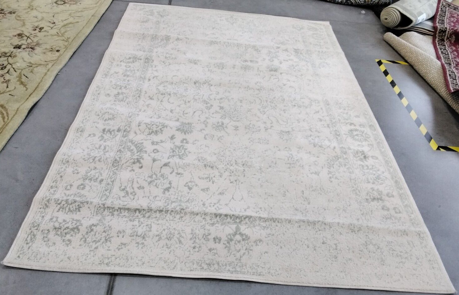IVORY / SAGE 6′ X 9′ Flaw in Rug, Reduced Price 1172730032 ADR109V-6