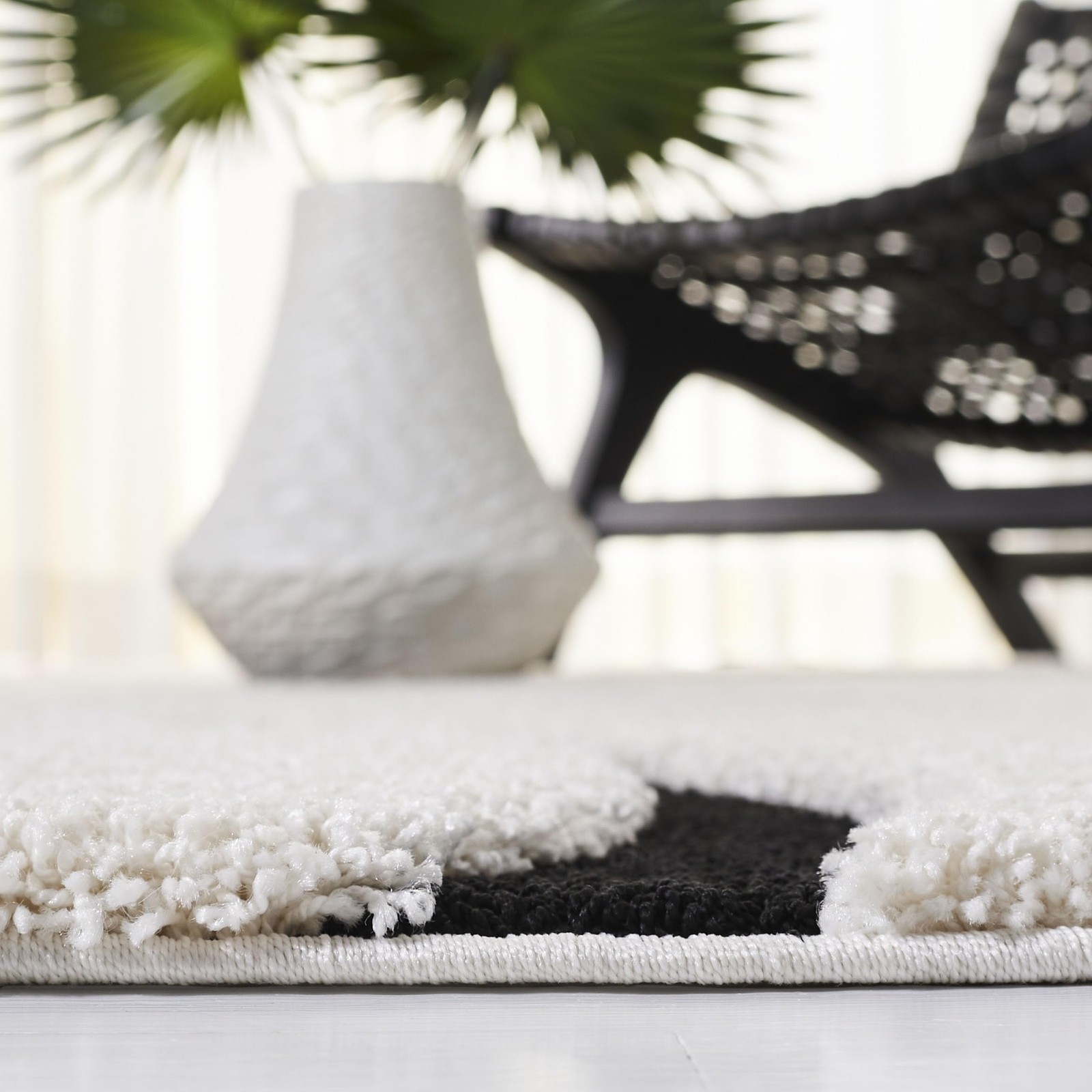 New Best SAFAVIEH Florida Shag Collection Area Rug – 5’3″ x 7’6″, Ivory & Black