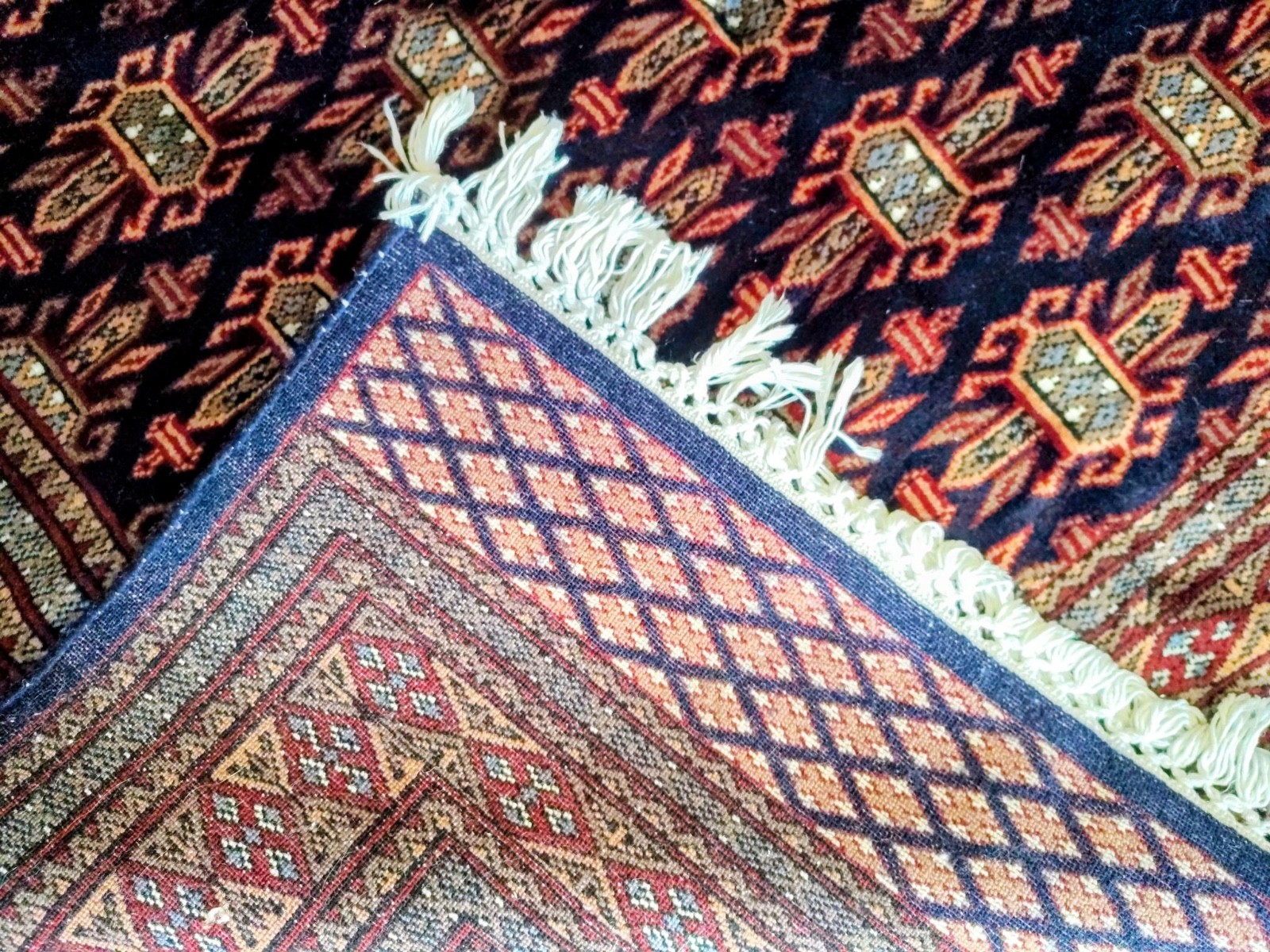 4’1″x6’5″ Blue, Red & Yellow Indian Wool and Silk Hand Knotted Living Room Rug