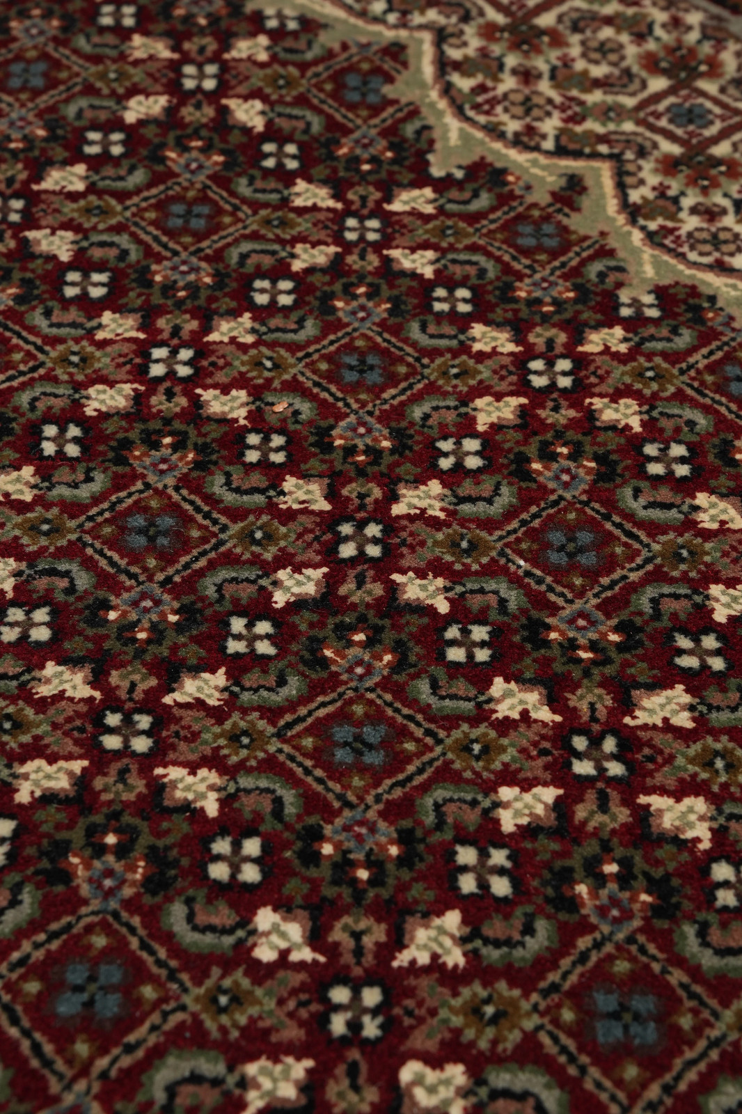 5.8 x 8.3 Wool and Silk Tabriiz Mahii Rug Pom Roby #F-3076
