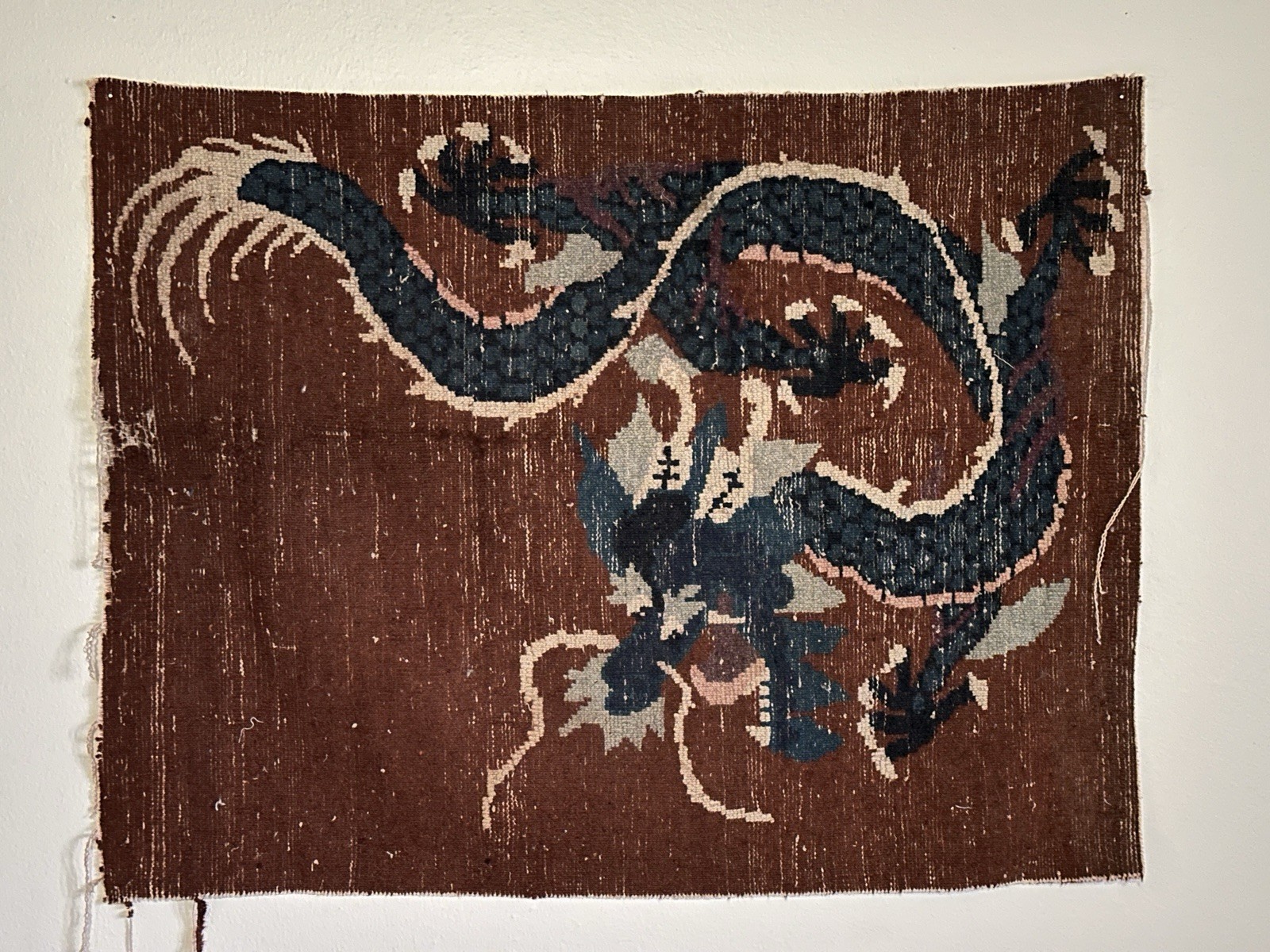 Red/Blue Flat Weave Dragon Pictorial Area Rug 38 x 29 in
