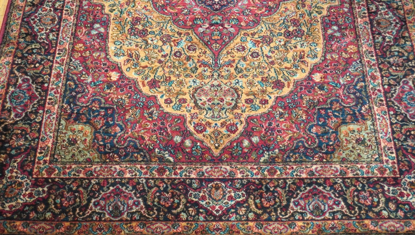 5’9″ x 9′ Karastan Medallion Kirman Original Series 700-718 Wool Rug Excellent