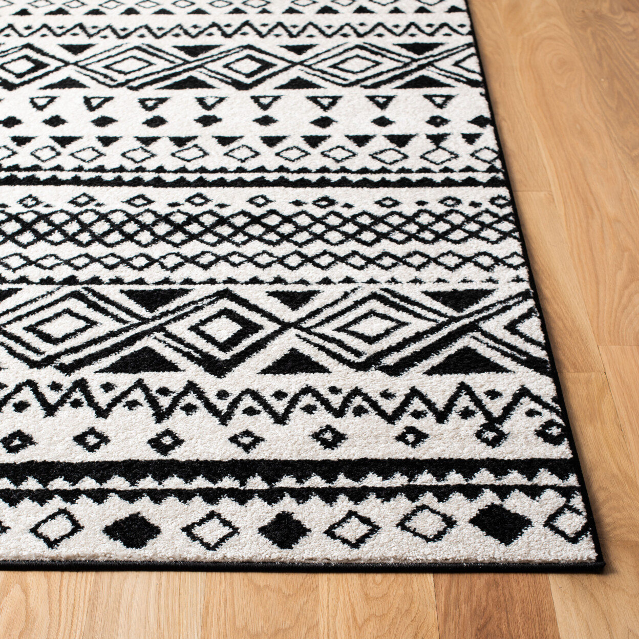 SAFAVIEH Mercer Collection MRE415A Ivory / Charcoal Rug