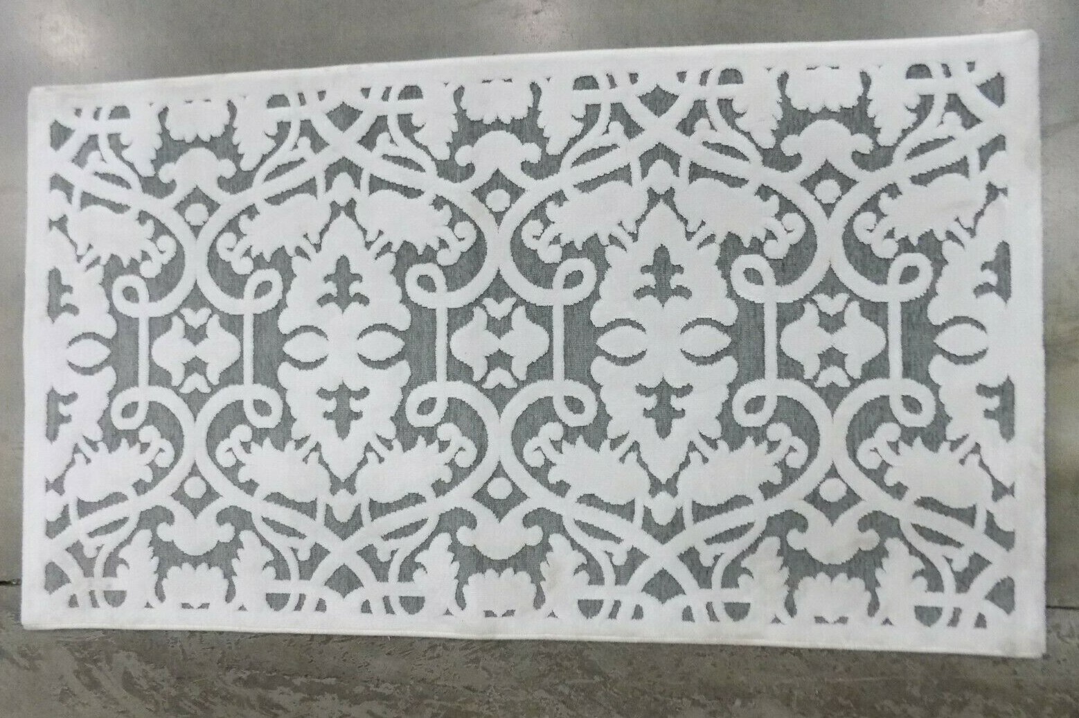 IVORY / GREY 2′-3″ X 3′-11″ Stained Rug, Reduced Price 1172578366 PARB636C-24
