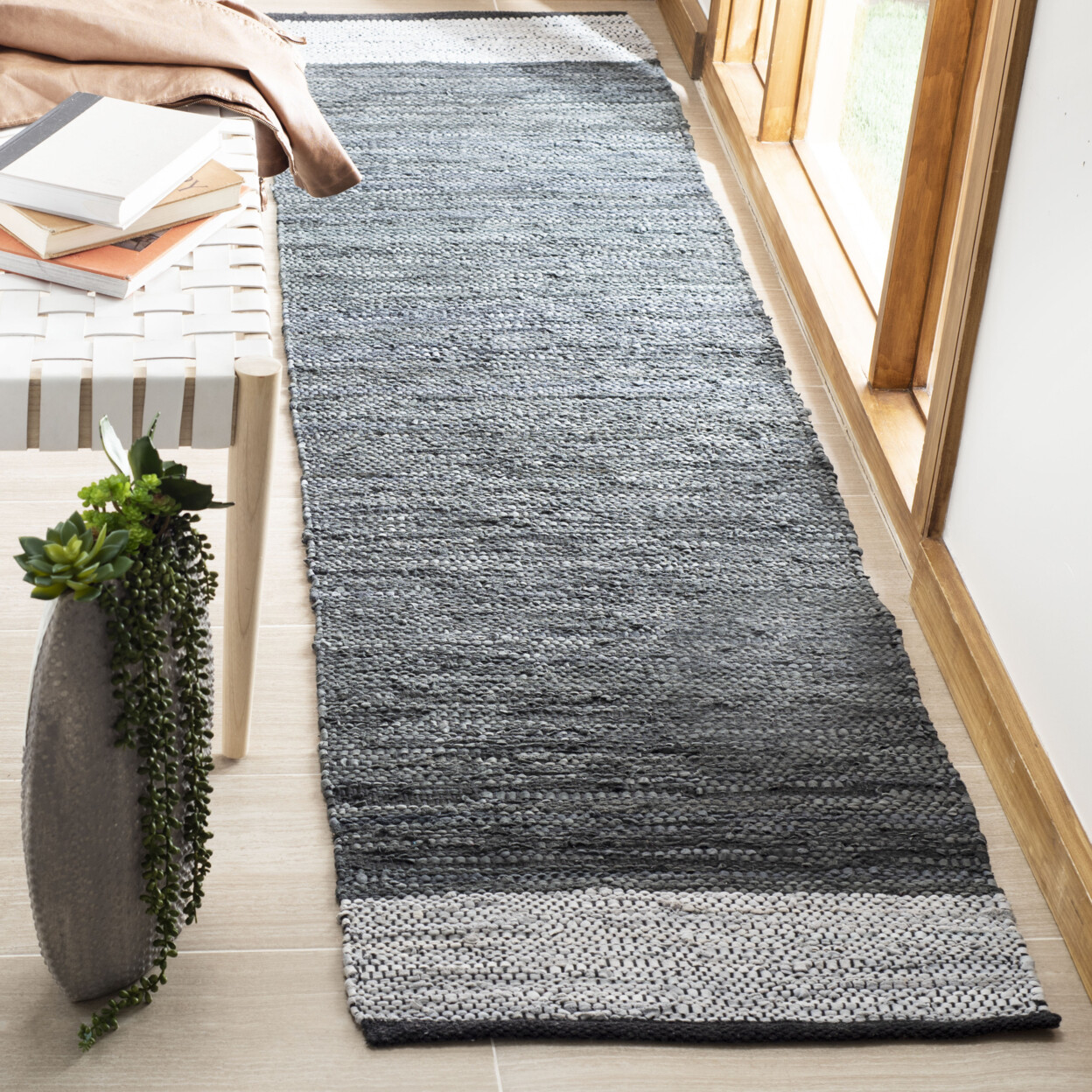 SAFAVIEH Vintage Leather VTL201A Grey / Silver Rug