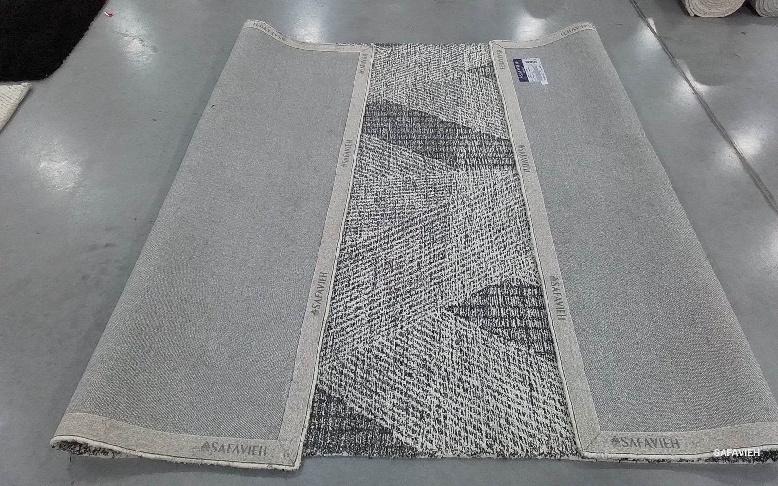 IVORY / CHARCOAL 6′-0″ x 9′-0″ Flaw in Rug, Reduced Price 1172796988 ABT360H-6