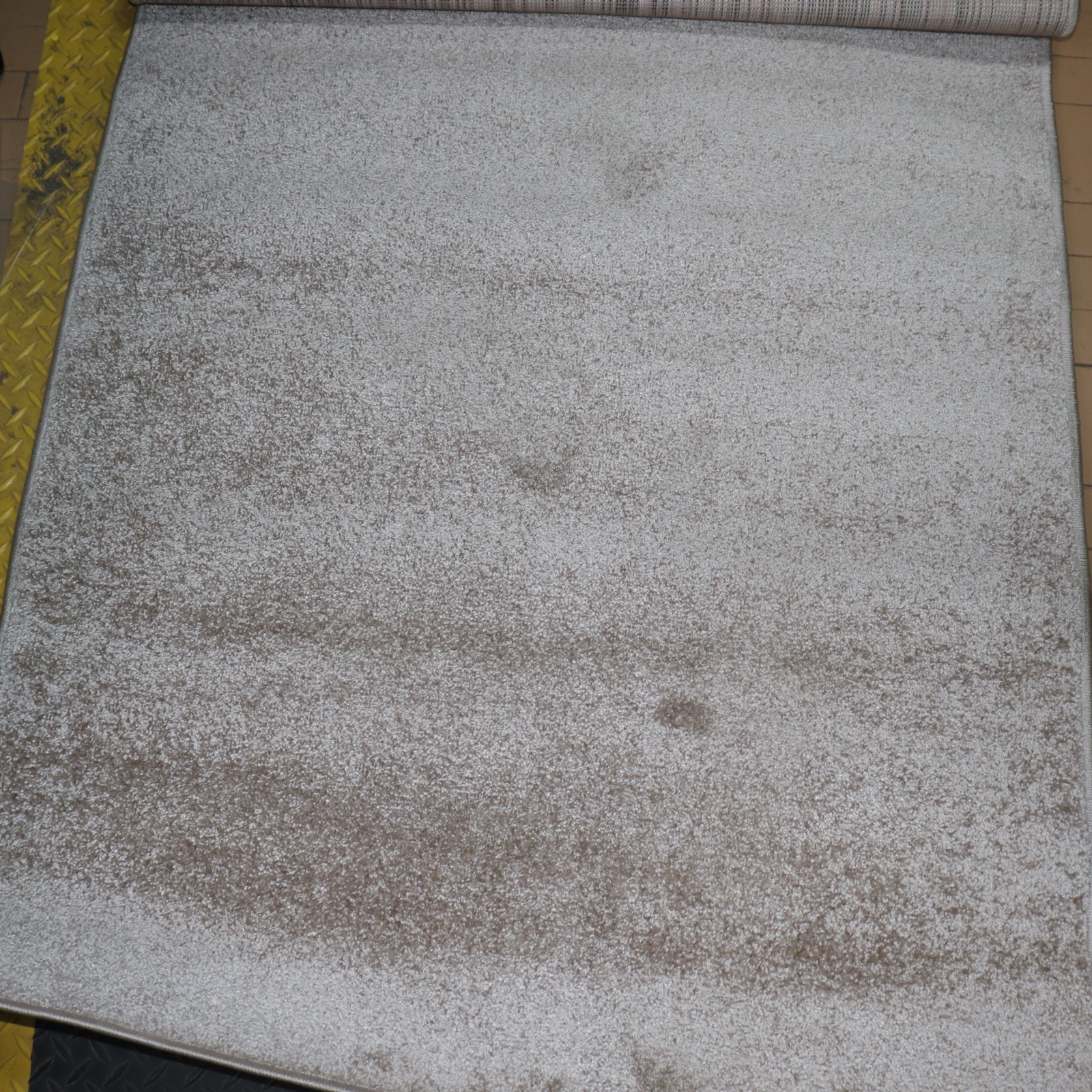 JONATHAN Y Haze Solid Low-Pile Beige 3 ft. x 5 ft. Area Rug