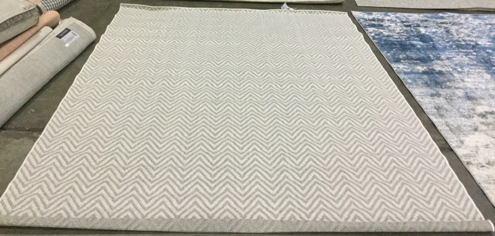 BLUE / CREME 8′ X 10′ Flaw in Rug, Reduced Price 1172662801 BMU812A-8