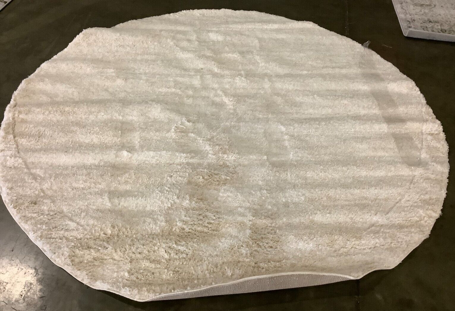 IVORY / BEIGE 7′ X 7′ Round Flaw in Rug, Reduced Price 1172665026 BER563A-7R