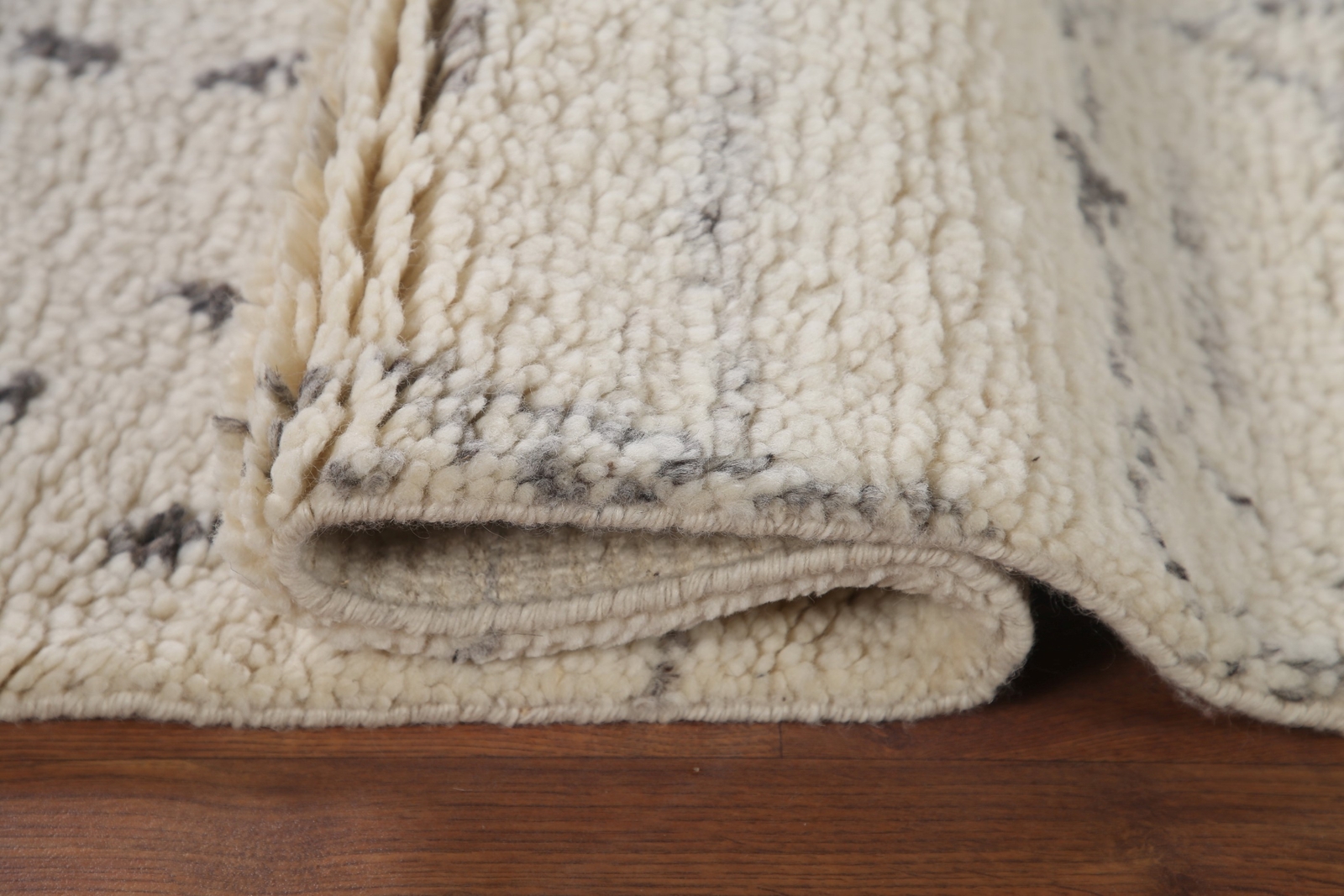 Handwoven Luxury Hand-Knotted Moroccan Indian Area Rugs for Any Space 5×8 ft