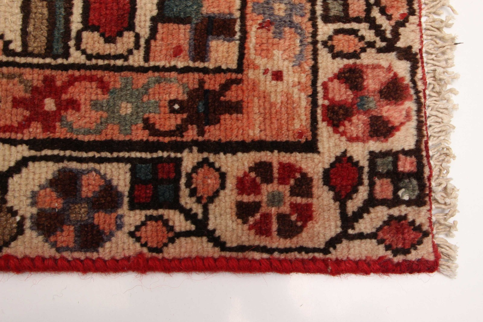 Vintage 2’10” x 4’9″ Traditional Hand Knotted Vegetable Dye Wool Area Rug