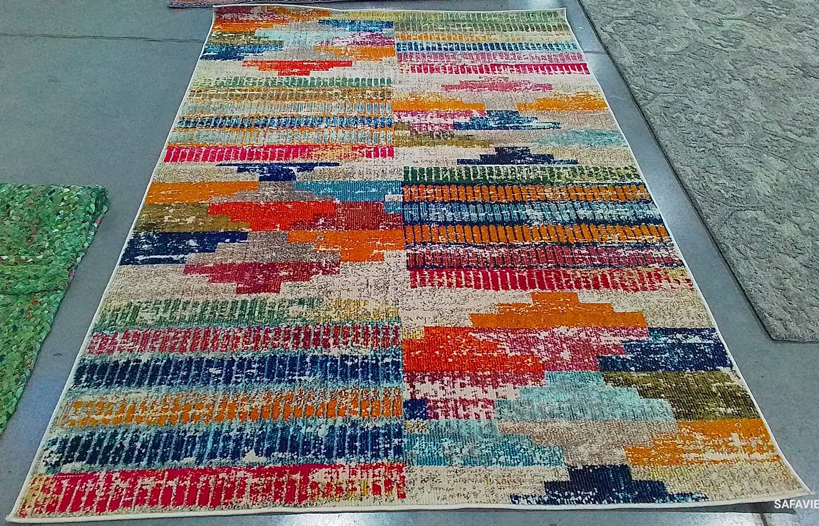 IVORY / MULTI 5′-3″ x 7′-6″ Back Stain Rug, Reduced Price 1172805461 MAD417C-5