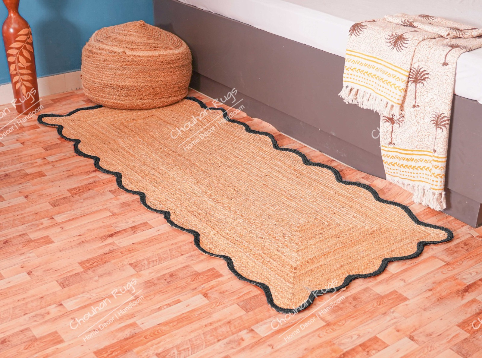 Vintage Style Natural Jute rug with Black border Wavy design home Decor Rug