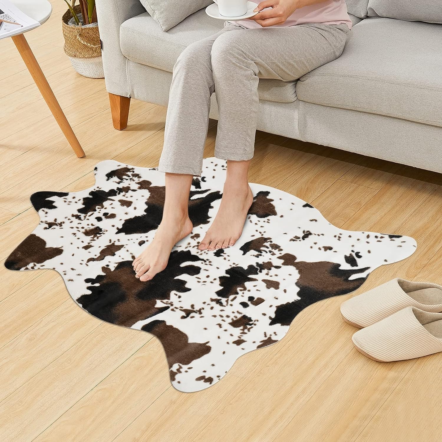 Stylish Cow Print Rug – Luxurious Microfiber Area Mat 3.6×2.5FT for Living Room