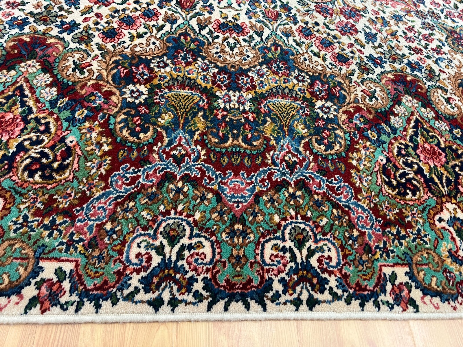 8’8″ x 8’9″ Square Karastan Kirman Design Oriental Rug – Full Pile – Made in USA