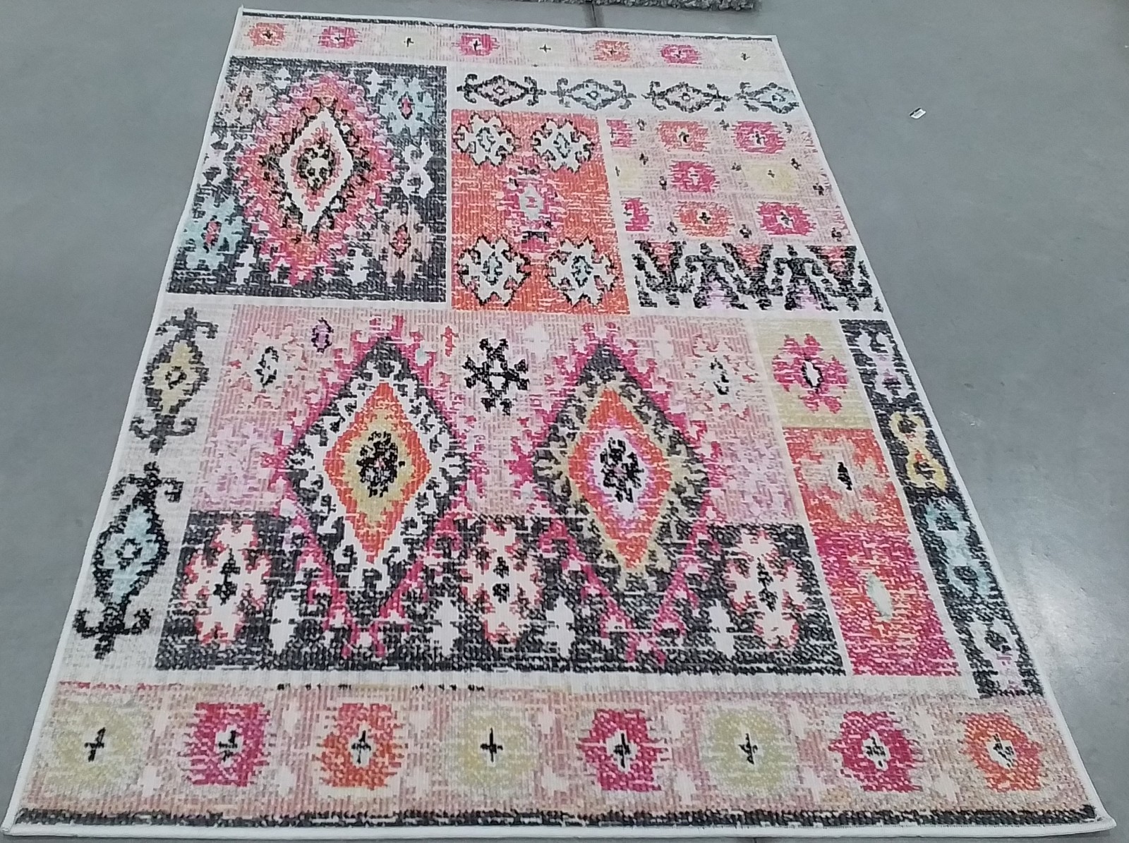 AQUA / FUCHSIA 4′-0″ x 6′-0″ Back Stain Rug, Reduced Price 1172799612 MTG221J-4