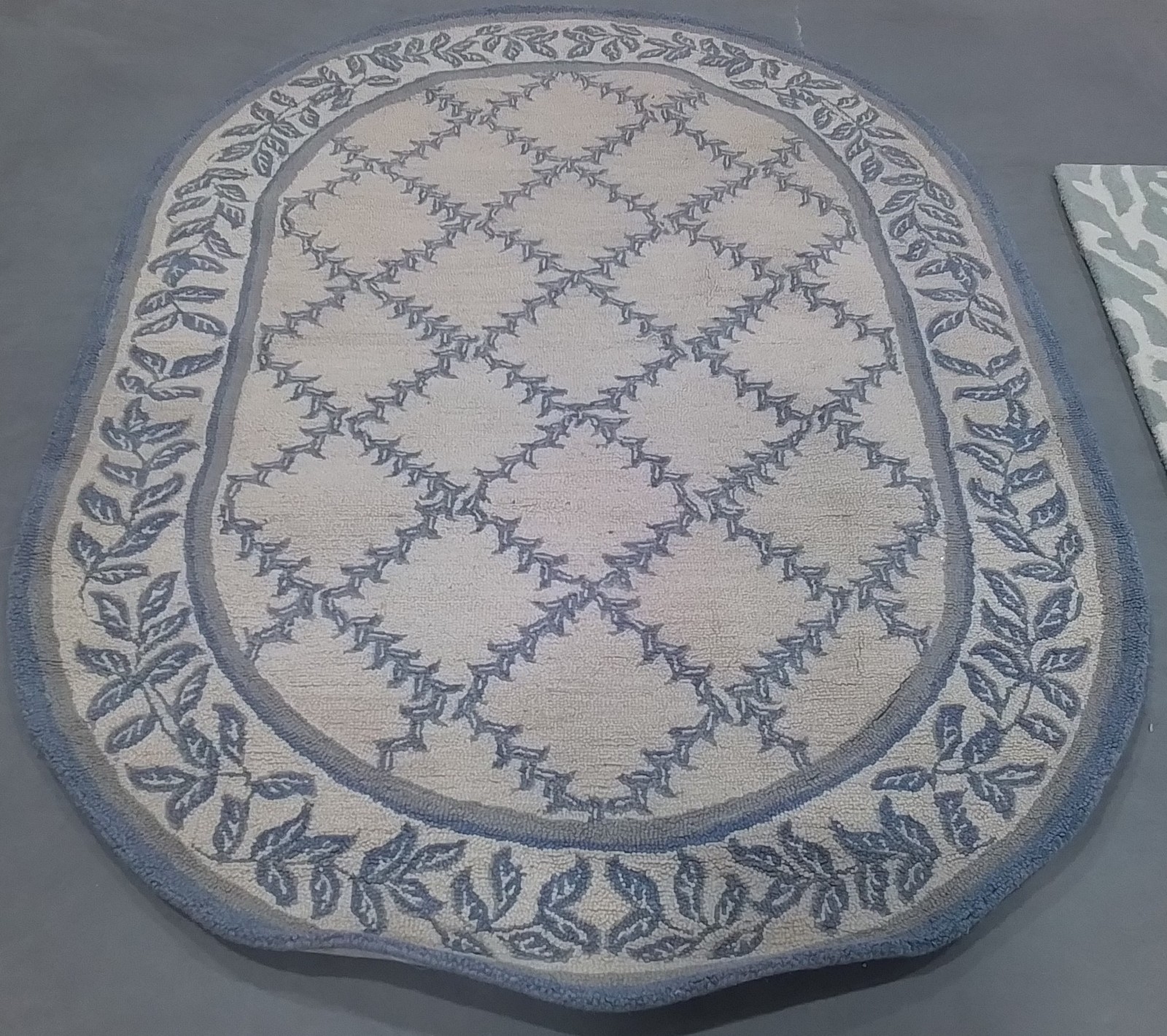 IVORY / LTBLUE 4′-6″ x 6′-6″ Back Stain Rug, Reduced Price 3172810034 HK230A-5OV