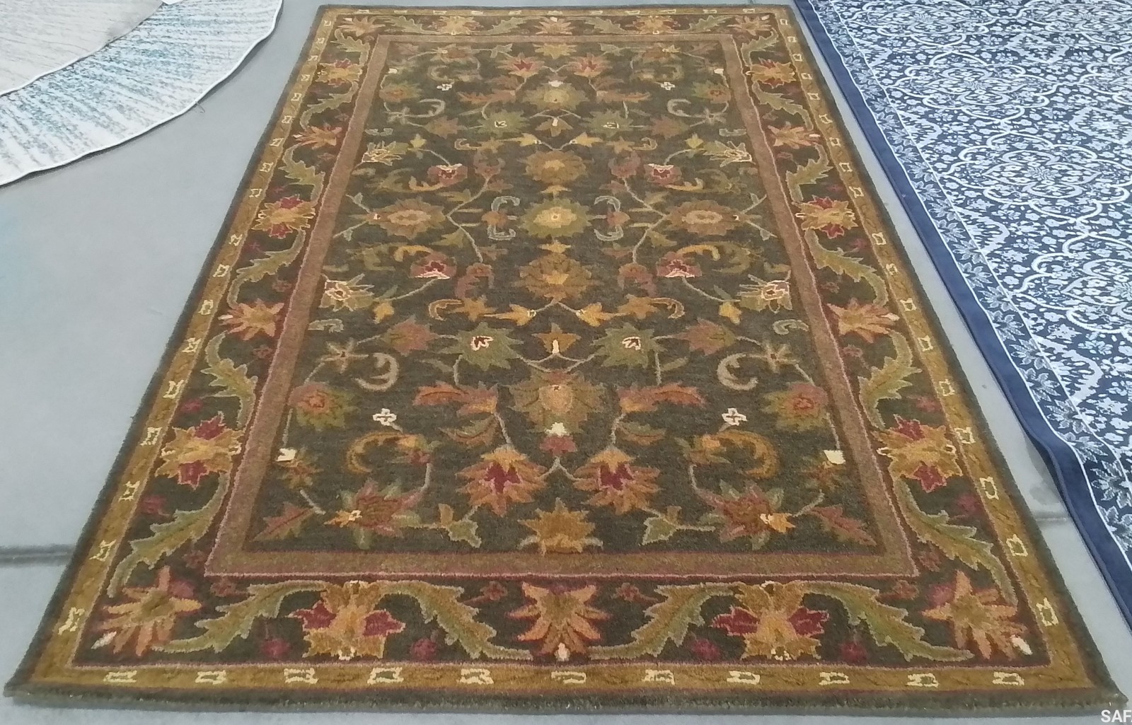 GREEN / GOLD 5′-0″ x 8′-0″ Back Stain Rug, Reduced Price 1172802042 AT52K-5
