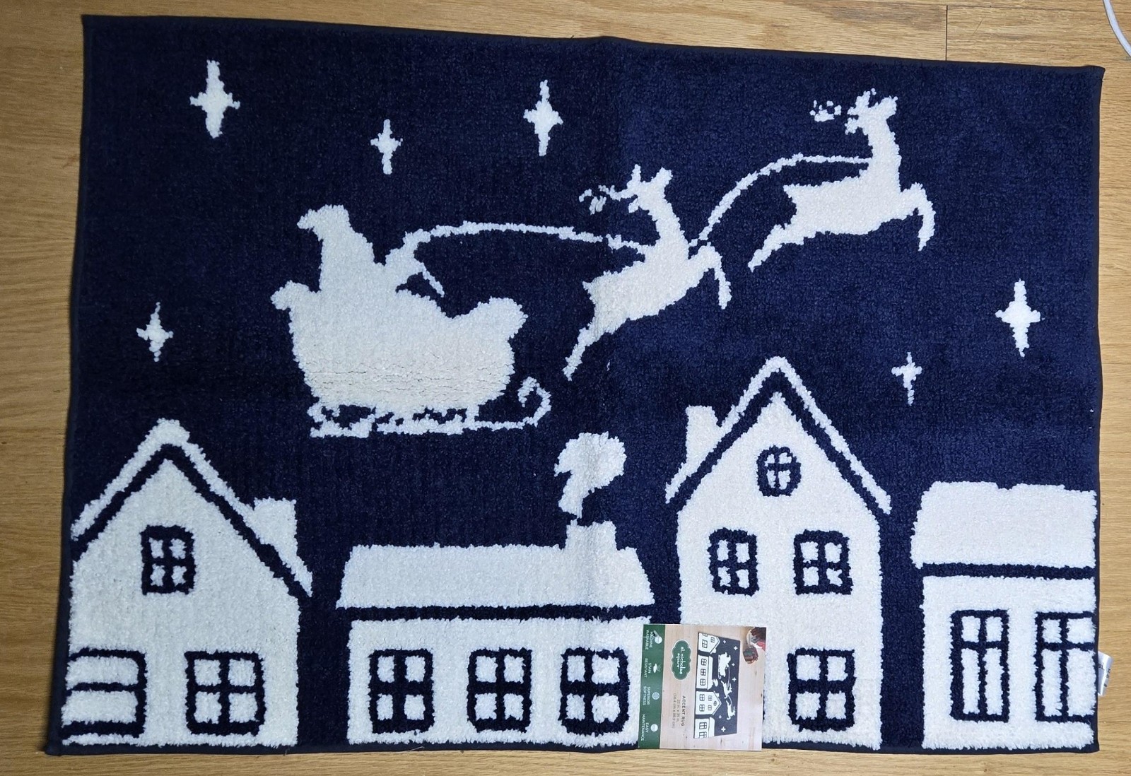 Accent Rug NWT 23X35in Navy Blue Cream Santa Sleigh Houses St Nicholas Square