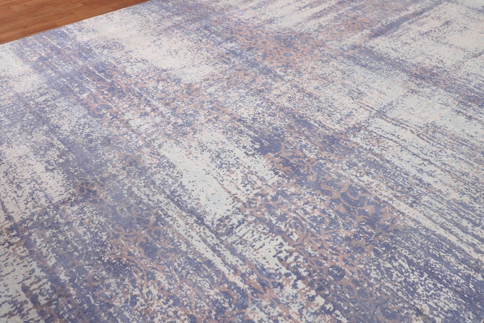 High-quality Modern Wool Rug 8×10 ft Eye-Catching Abstract Design Rug