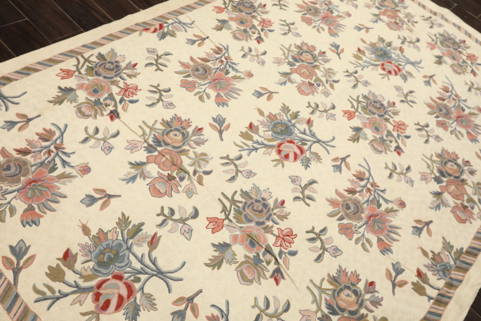 6×9 Hand Woven Wool Ivory, Blue Chainstitch Needlepoint Traditional Floral Rug