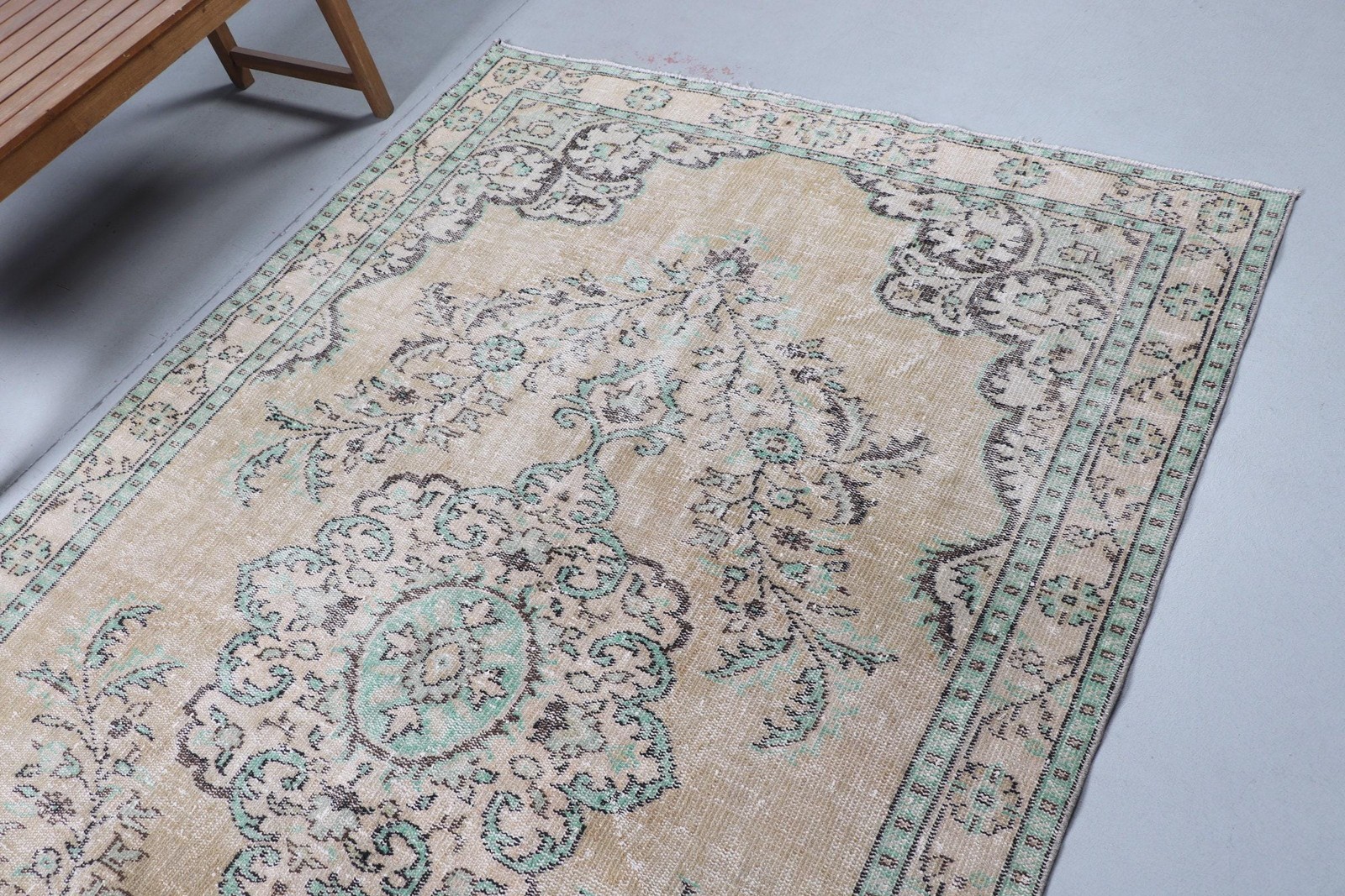5,6×8,9 ft Vintage Rug, Large Turkish Rug, Green Bordered Rug