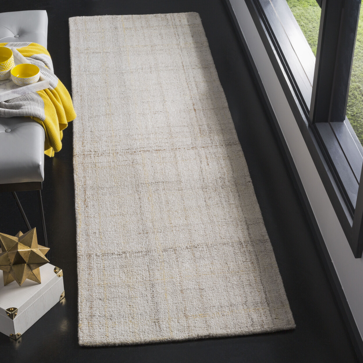 SAFAVIEH Abstract ABT141D Handmade Ivory / Beige Rug