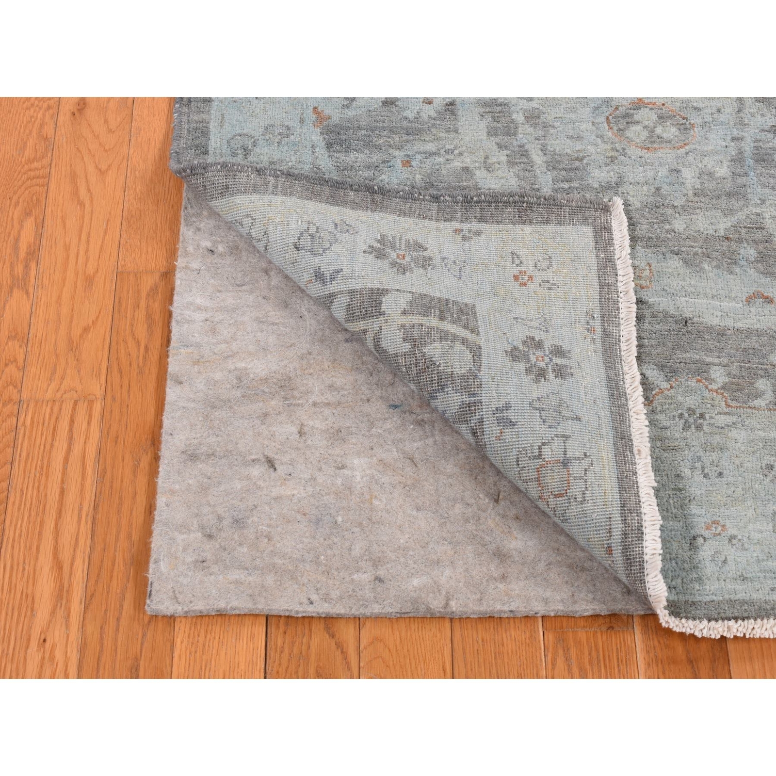 5’9″ x 9′ Arctic Blue Silver Wash Peshawar Hand Knotted Pure Wool Rug R80917