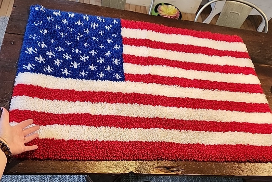 Hand Hooked American Flag Rug Wall Hanging USA Stars & Stripes 42″ x 27″ Vintage