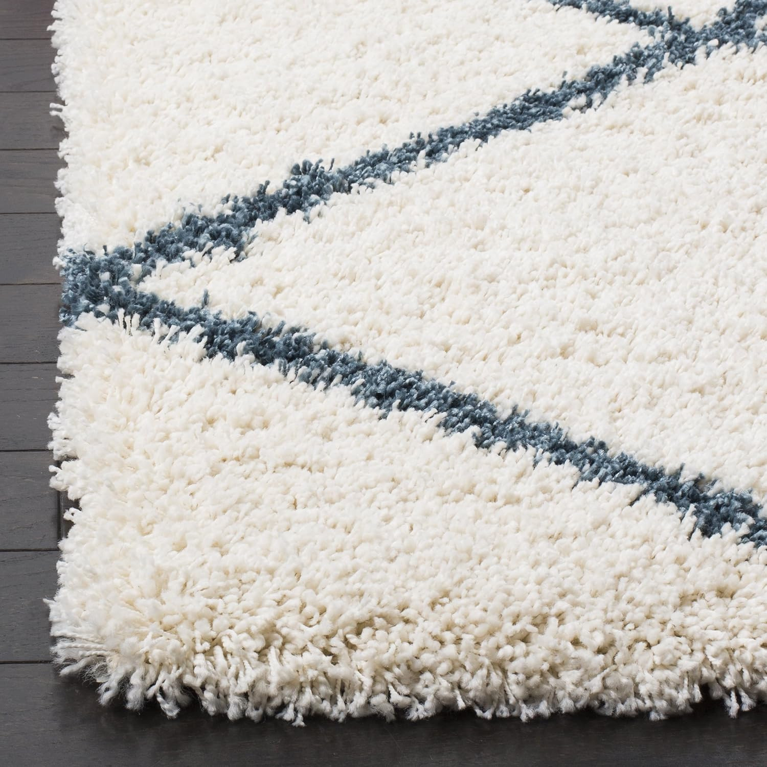 SAFAVIEH Hudson Shag round Rug 3′, Plush Trellis Ivory & Steel Blue SGH281T