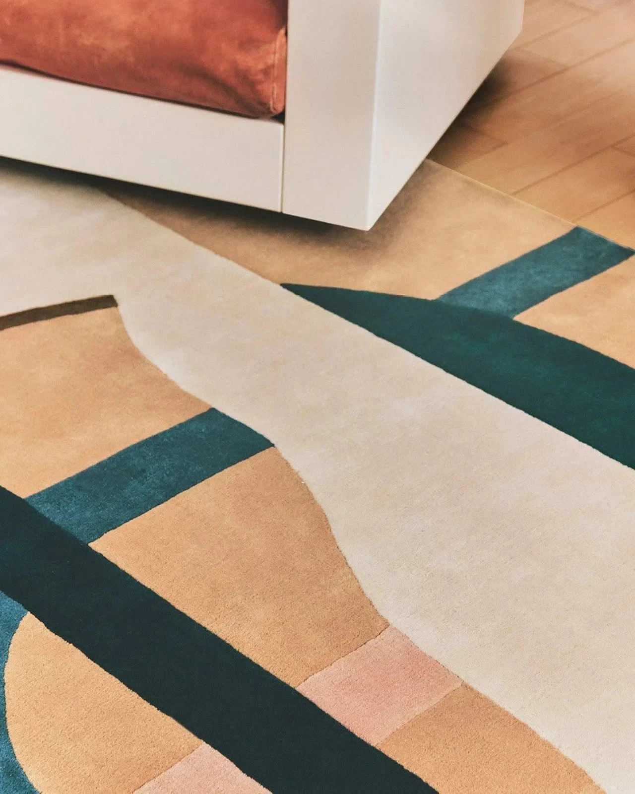 Modern Geometric Hand-Tufted NZ Wool Rug Abstract Designer Carpet for Living Roo