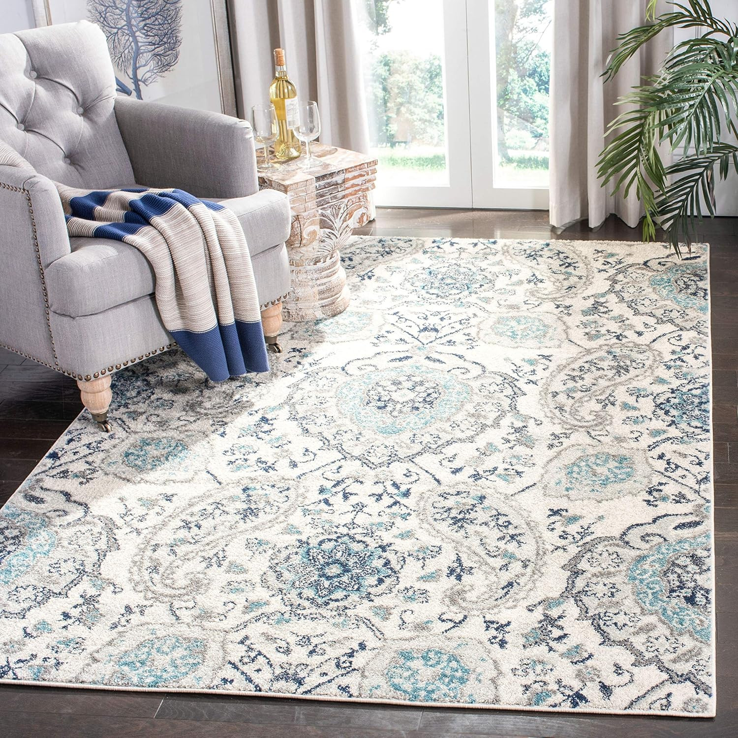 SAFAVIEH Madison Collection Area Rug – 5’3″ X 7’6″, Cream & Light Grey, Boho Chi
