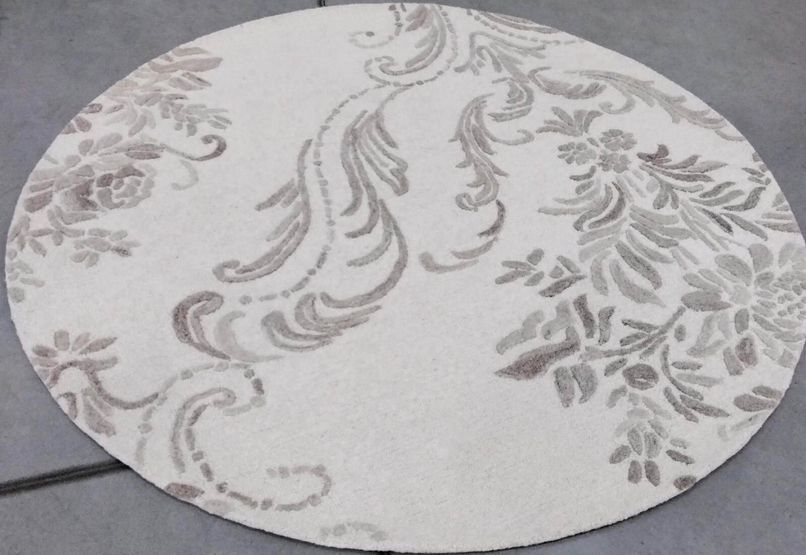 IVORY / BEIGE 6′ X 6′ RD Back Stain Rug, Reduced Price 1172757953 JAR732A-6R