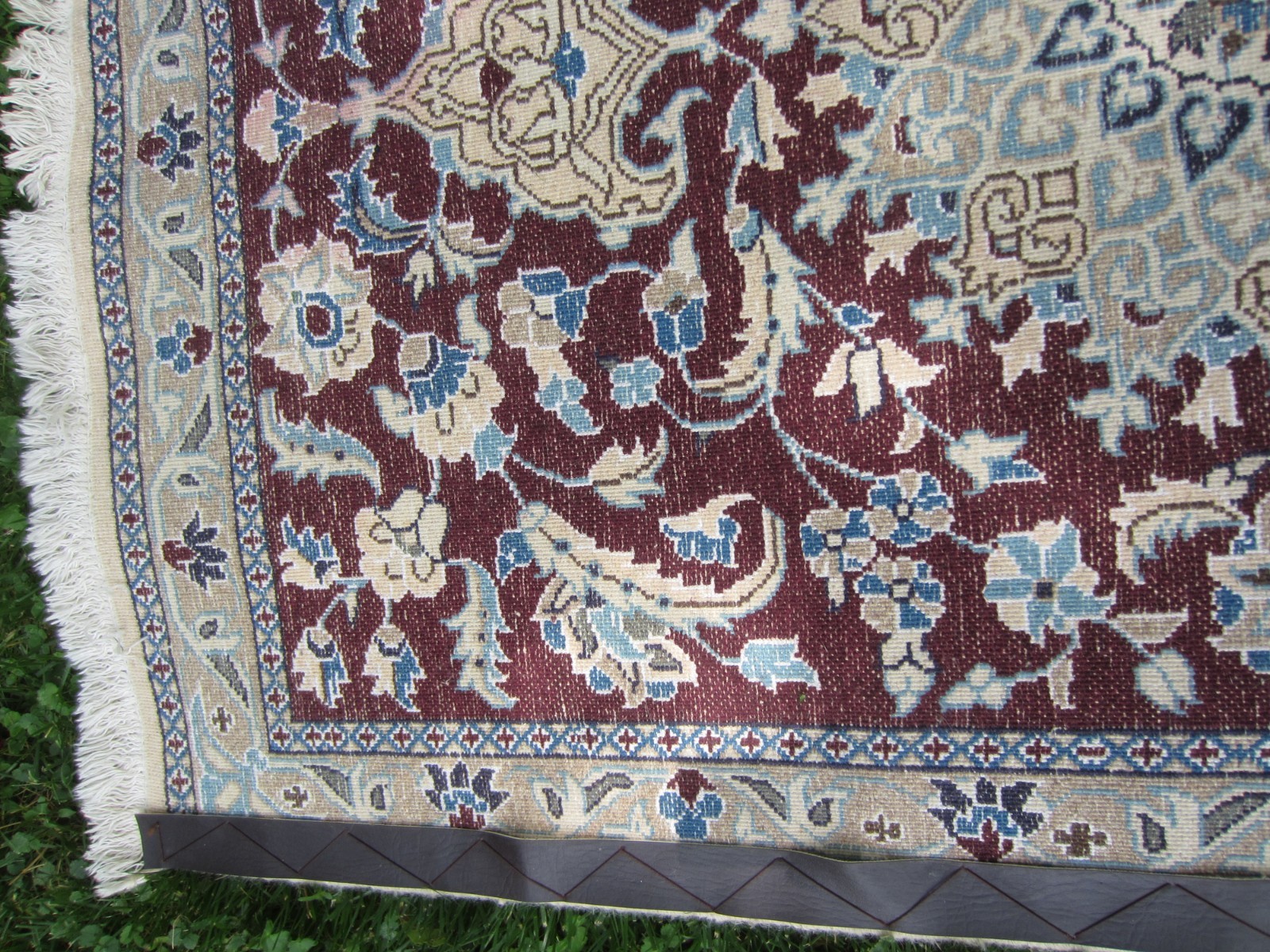 Handwoven Wool Rug~Medallion/Flowers~Oriental~35 1/2″ x 52 1/2″~Cream/Burg/Blues