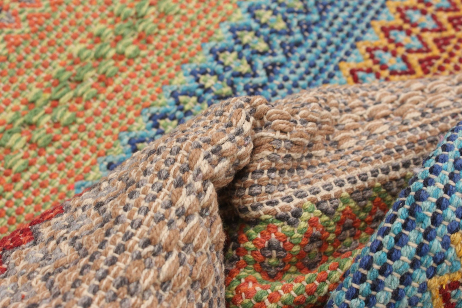 Vintage Hand Woven Area Rug 4’0″ x 5’10” Traditional Wool Oriental Carpet