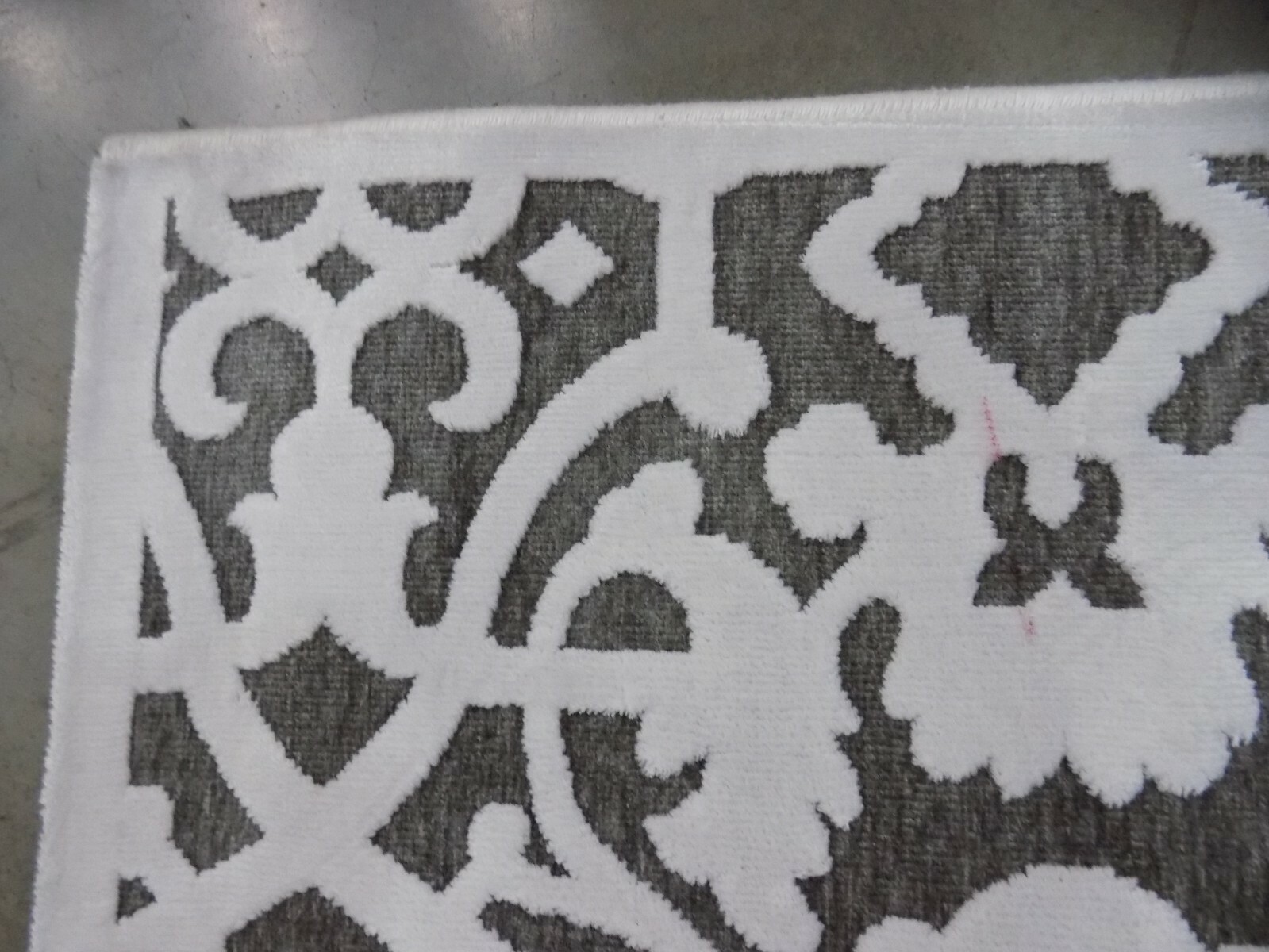 IVORY / DARK GREY 3′-1″ X 4′-7″ Stained Rug, Reduced Price 1172558921 PARB636C-3