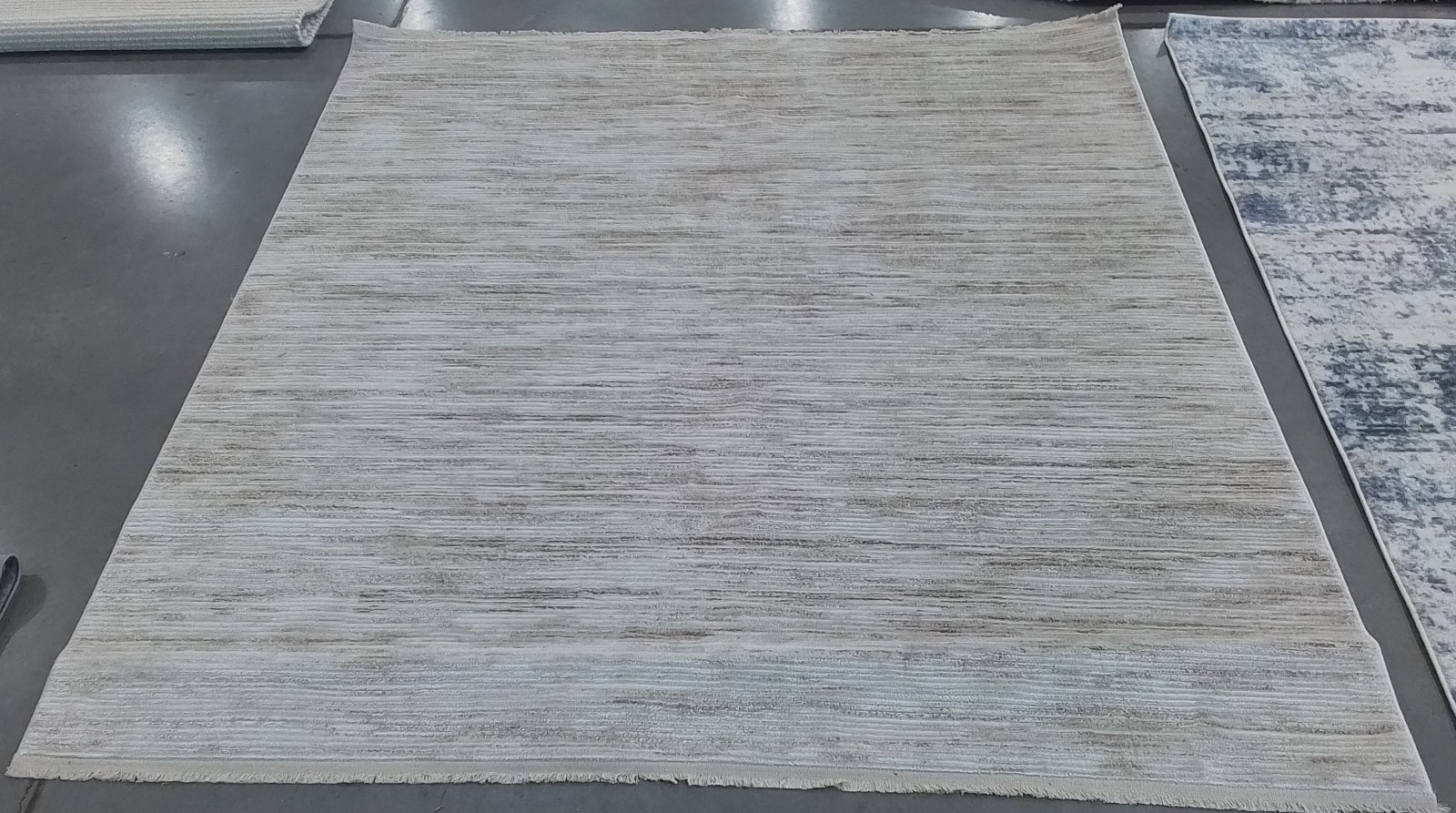 IVORY / BEIGE 6′-7″ x 6′-7″ Back Stain Rug, Reduced Price 1172777158 WHS584A-7SQ