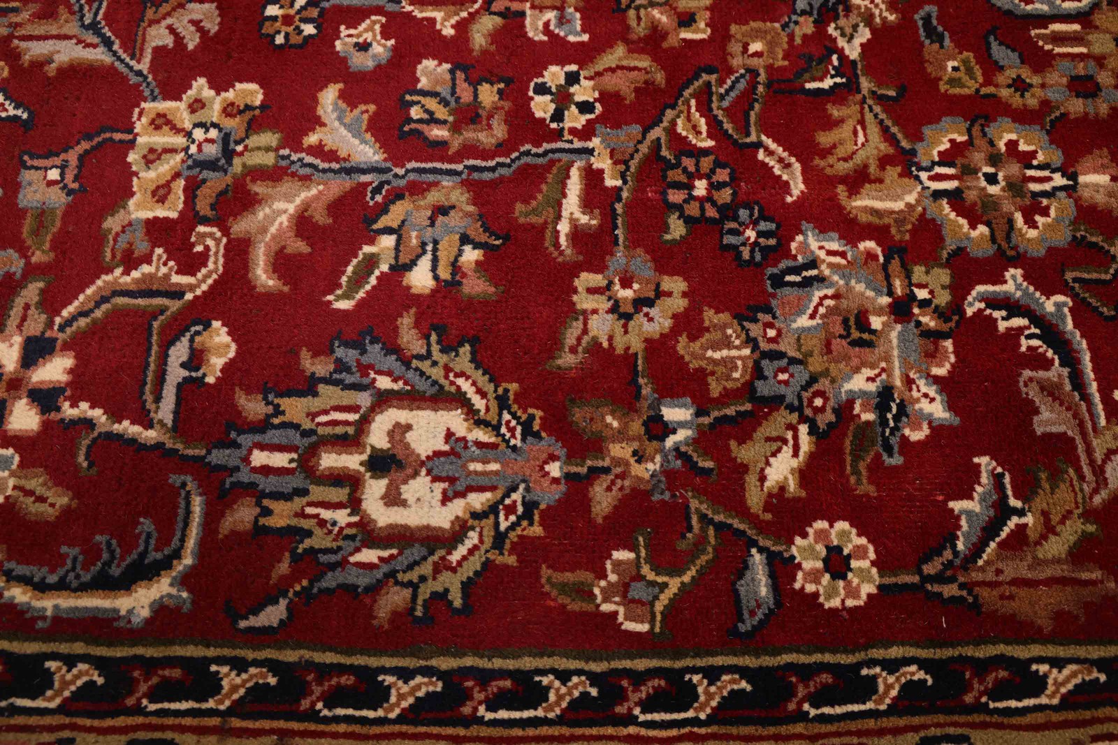 Vintage 7’10” x 11’8″ Traditional Hand Knotted Vegetable Dye Wool Area Rug