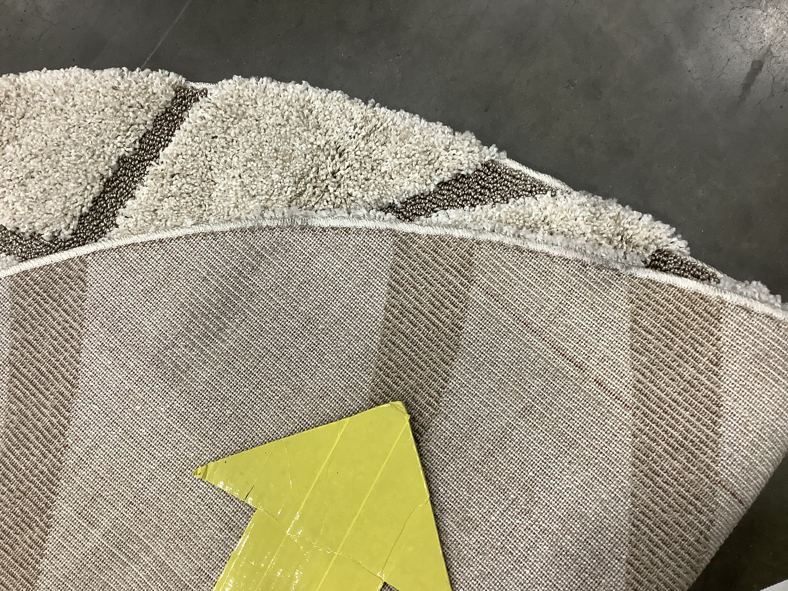 CREAM BEIGE 6′-7″ x 6′-7″ Back Stain Rug, Reduced Price 1172682490 SG471-1113-7R