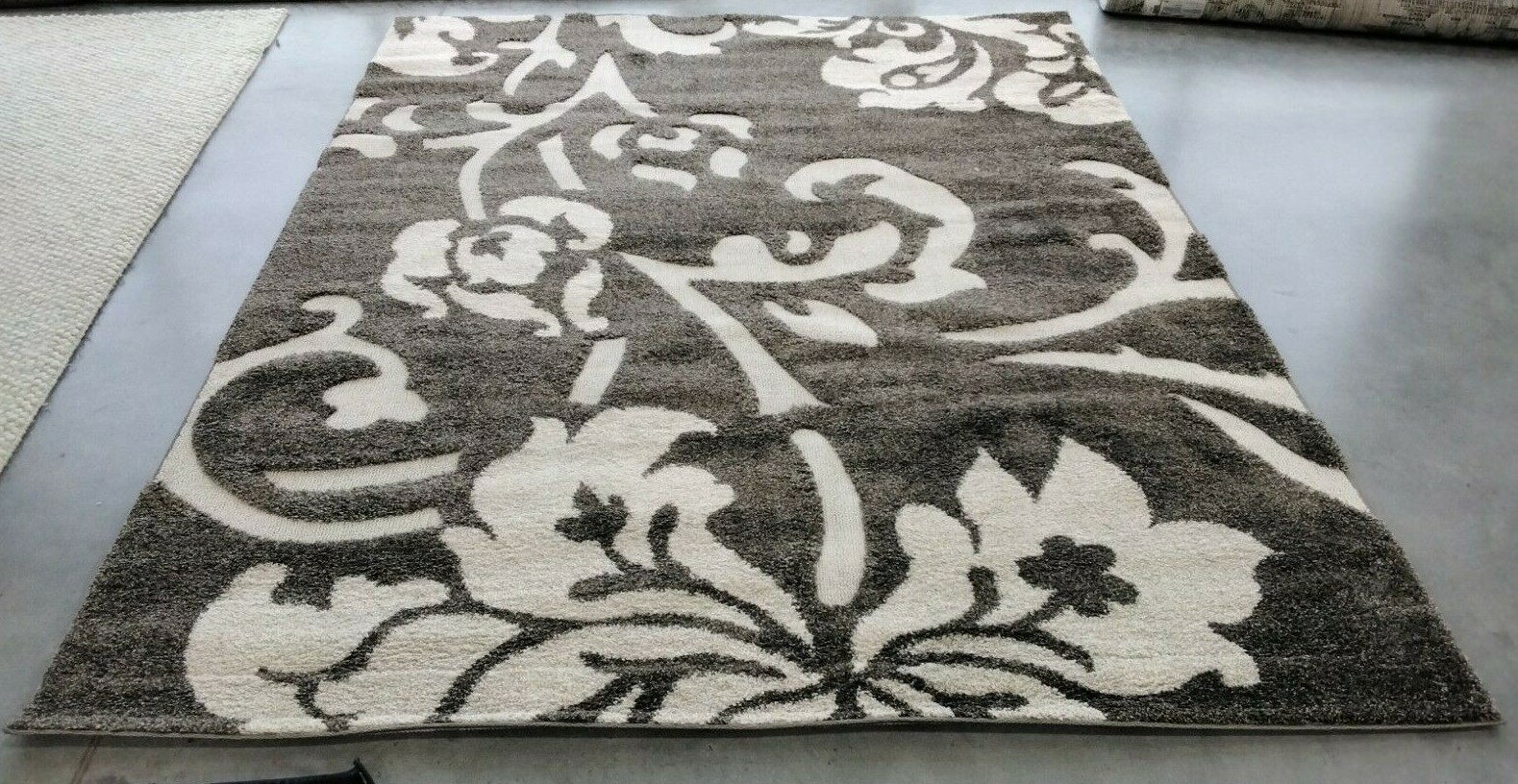 SMOKE / BEIGE 8′ X 10′ Back Stain Rug, Reduced Price 1172713112 SG458-7913-8