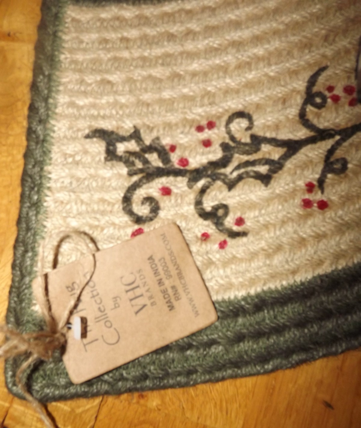 VHC The Rug Collection Braided Jute Stencil Rug Half Circle Holly Berry 17″x 33″