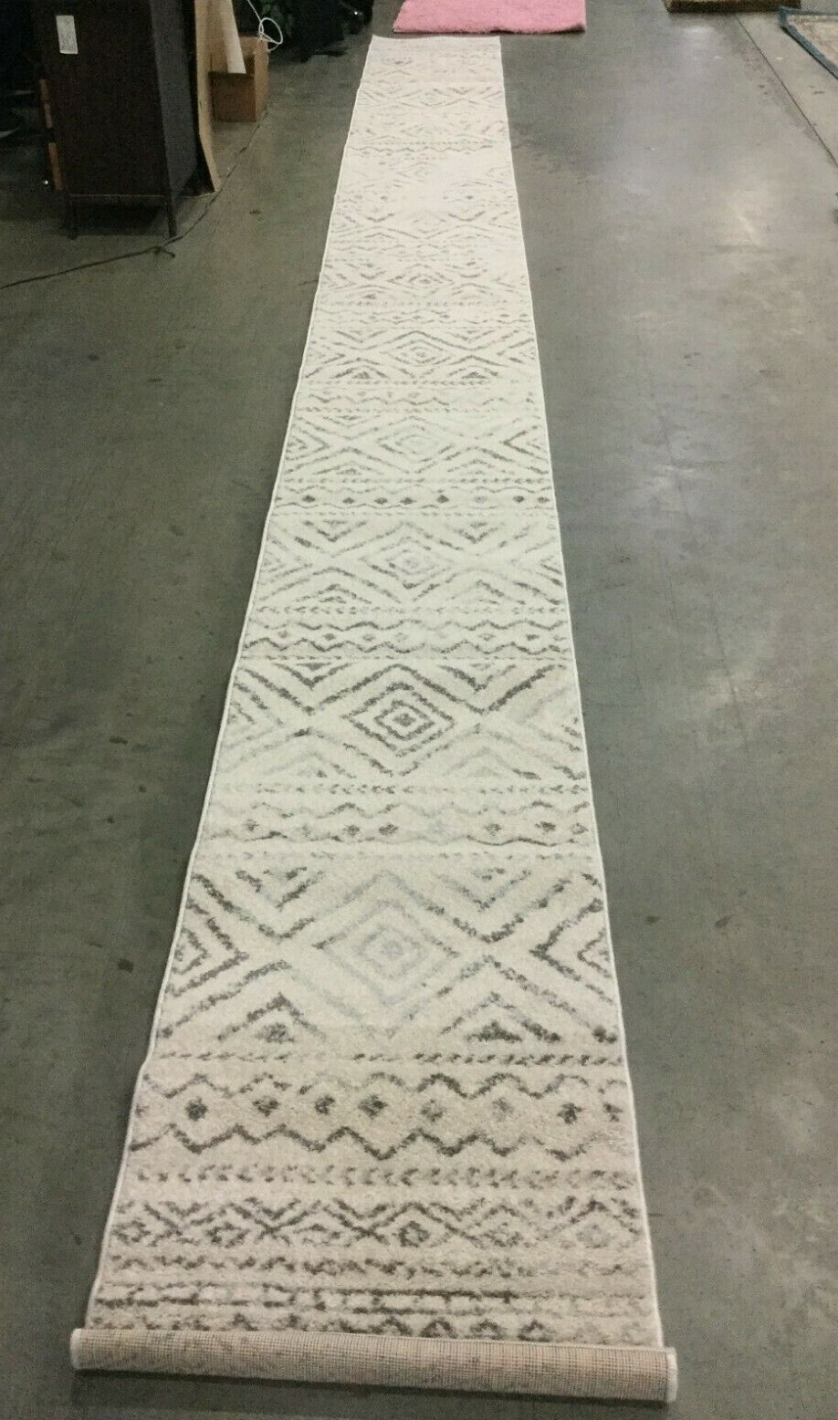 IVORY / GREY 2′-0″ x 21′-0″ Back Stain Rug, Reduced Price 1172640994 TUL267A-221