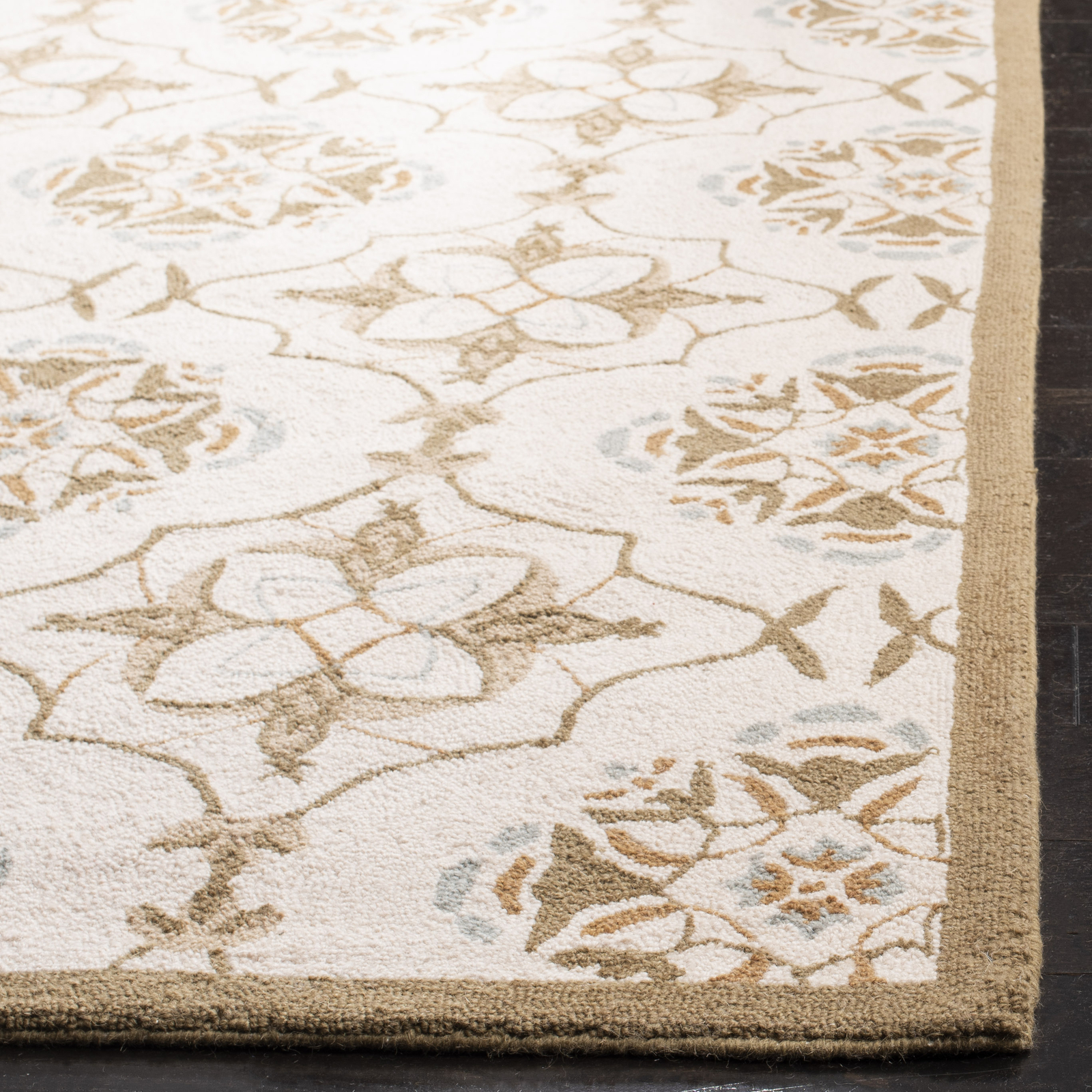 Safavieh Chelsea IVORY / GREEN 1′-8″ X 2′-6″ Area Rug – HK376A-2