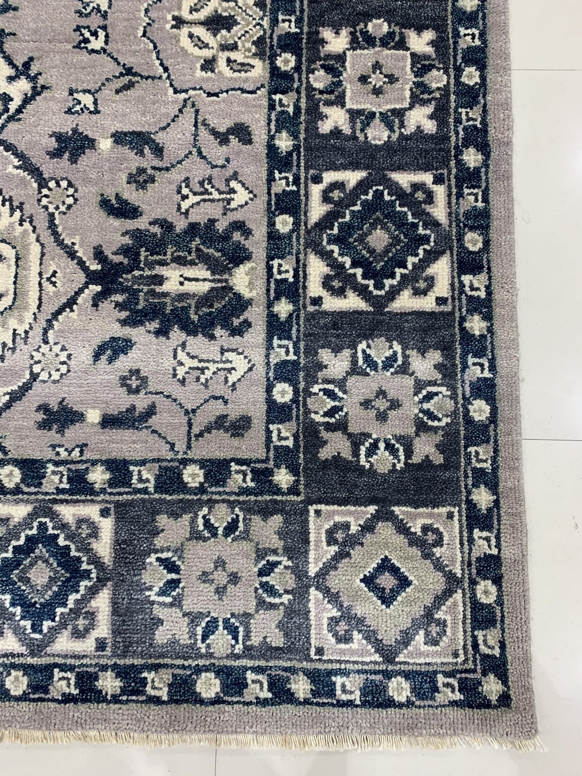 9’x12′ Captivating Jasmine Gray Hand Knotted Wool Rug